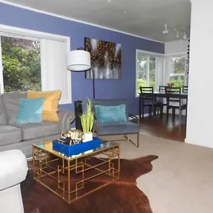  Apartment The Golden Serene - Uniquely Furnished Near Lake Washington - Free Parking & Wifi United States